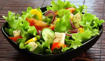 Ensaladas para desintoxicar el intestino y elevar energía
