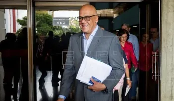 El chavismo asegura que diálogo con la oposición está a punto de lograrse