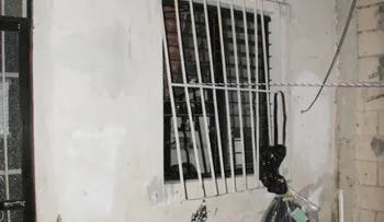 Hombre roba en farmacia y duerne en ella toda la noche