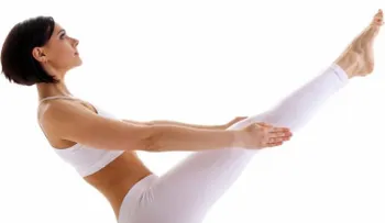 ¡Chau dieta! 3 ejercicios de yoga para tener la barriga plana