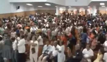 Lo deja plantado (Video)