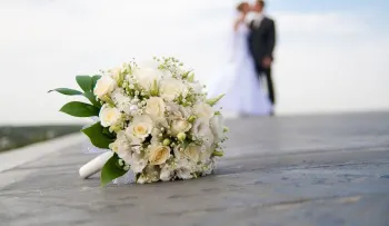 Un recién casado pide el divorcio a su esposa; alega tiene barba y habla como un hombre
