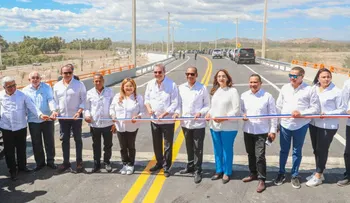 Al inaugurar Circunvalación de Azua, Presidente Abinader invita oposición a caerle atrás y lo vean trabajando por el desarrollo del país