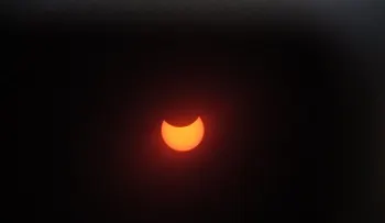 Así se ve el eclipse solar total en el sudeste de Asia