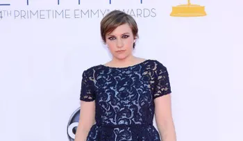 Lena Dunham anuncia "un descanso" debido a endometriosis