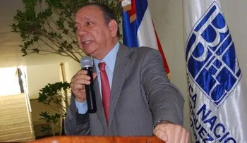 Intelecturales se unen para incentivar los valores patrios 