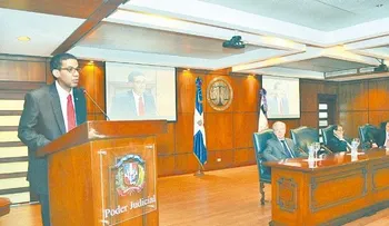 Juez SCJ dice país adolece de textos sobre Derecho Administrativo