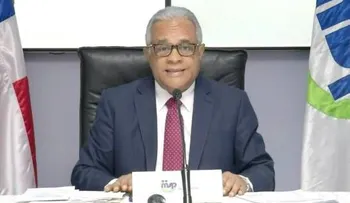 En SFM, "la gente no ha dejado de ir a galleras, ni de jugar dominó", se queja el ministro de Salud 