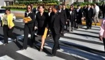 Jueces dos minutos de silencio en reclamo 2.66% para el Poder Judicial