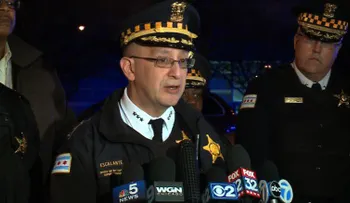 Tres policías resultan heridos en un tiroteo en Chicago