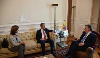 Leonel Fernández y Juan Manuel Santos pasan revista a proceso de diálogo en Venezuela