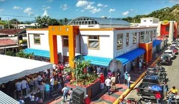 Inaugura moderno mercado en el municipio de Imbert
