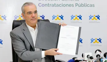 Abinader sella compromiso con la transparencia con promulgación de Ley 47-25 de Contrataciones Públicas