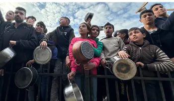 Gazatíes racionan alimentos ante temor de ruptura del alto el fuego