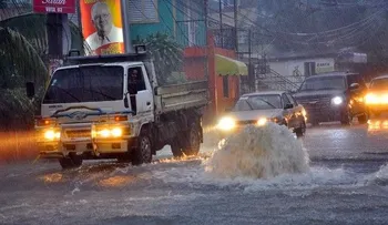 Inundaciones causan estragos en Santiago