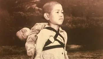 "El fruto de la guerra": una foto de Nagasaki en la postal del papa Francisco por las fiestas