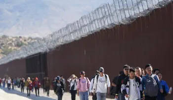 AP revela destinos de 4.5 millones de migrantes liberados en la frontera sur de Estados Unidos