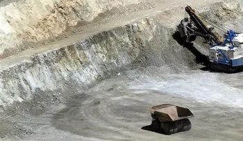 PN detiene a dos hombres con camión cargaba 50 piezas de níquel en Bonao