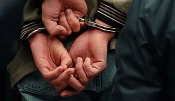 Apresan tres hombres y una mujer se dedicaban a clonar tarjetas