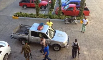 Hombres armados roban vehículo del Despacho de la Primera Dama