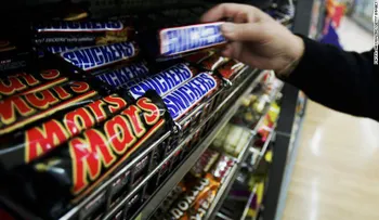 Retiran millones de barras de chocolates Mars y Snickers porque podrían contener plástico