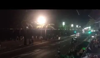 Más de 73 muertos al arremeter camión contra multitud en Niza, Francia (VIDEO)