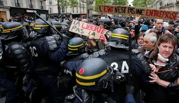 Disturbios en París tras la elección del nuevo presidente Emmanuel Macron