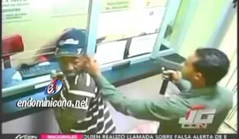 Atracan banca de lotería con metralleta UZIâ?¦ (VIDEO)