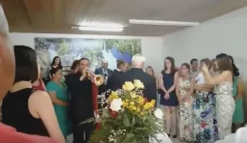 Trompetista arruina la boda de una pareja brasileña (VIDEO)