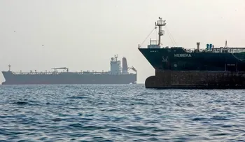 Irán y Omán logran acuerdo preliminar sobre el estrecho de Ormuz