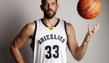 Gasol firma contrato de 5 años para permanecer en Memphis