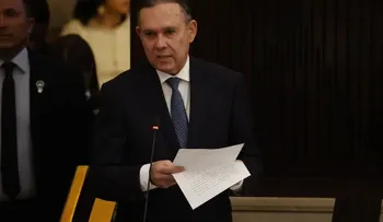 Senado colombiano advierte a Petro sobre la separación de poderes