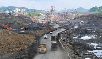 Presidente Medina felicita a su homólogo panameño por ampliación del Canal