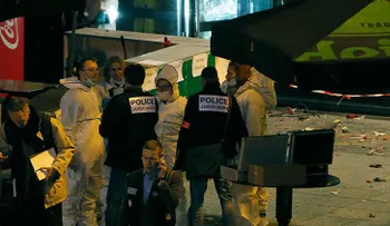 El momento exacto de la explosión en el estadio en París (VIDEO)