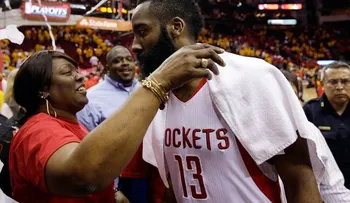 Harden y Houston eliminan a los Dallas Mavericks