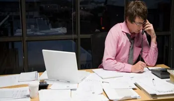 Dormir bien de noche podría significar trabajar bien de día.