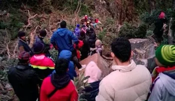 En Malasia apresan a 4 por desnudarse en cumbre antes de sismo 