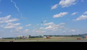 Mira como murió un piloto que estrelló su avión en un show  (VIDEO)