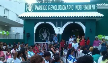 Trajano felicita a las madres; el PRI entrega obsequios  