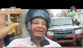 Tres delincuentes asaltan y le quitan arma a AMET