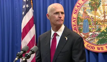 Gobernador de la Florida firma la ley sobre armas y seguridad en las escuelas