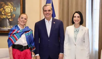 Presidente Abinader y primera dama reciben visita de cortesía de Beatriz Gutiérrez, esposa del presidente de México