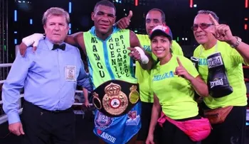 Dominicano Félix Valera gana corona mundial en Rusia