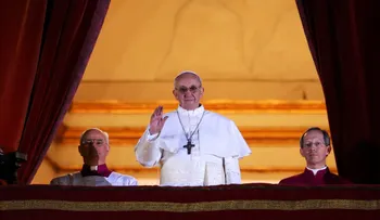 Revelan un manuscrito del discurso que dio Francisco para convertirse en Papa