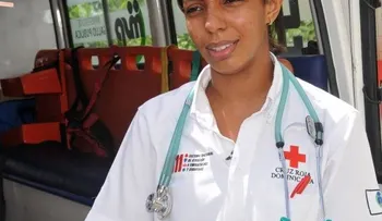 911 asiste mujer que recibió descarga eléctrica