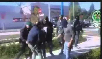 Manifestantes agreden a trompada a seguridad del PLD