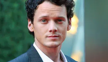 Los padres de Anton Yelchin demandan a Fiat Chrysler por la muerte del actor