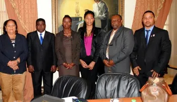 Ramiro Espino recibe delegación francesa de Isla de Saint Martin