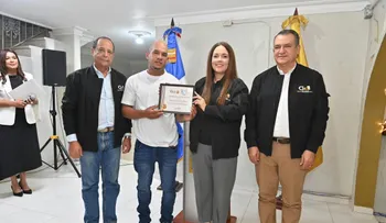 JCE reconoce al cedulado número 4 millones; se advierte de inhabilitación civil a quien no renueve cédula antes de abril de 2027