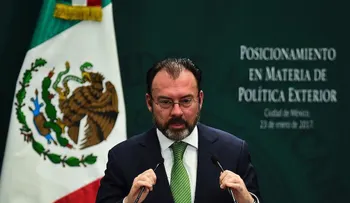 Canciller mexicano: Pagar el muro es "inaceptable por dignidad"